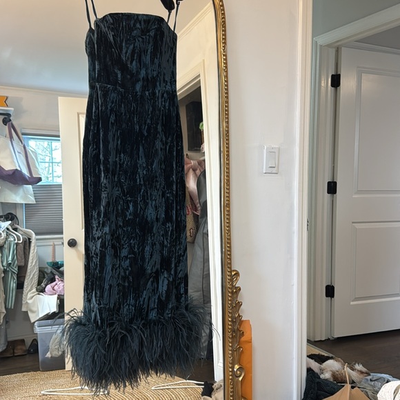 16Arlington Minelli Velvet Feather-Hem Midi Dress US 4 new with tags $1450 - Picture 6 of 12